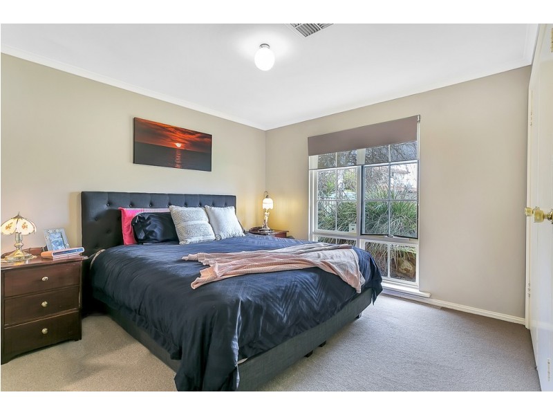 16 Lepena Crescent, Hallett Cove SA 5158