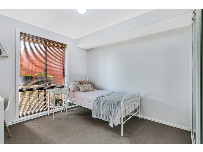 16 Lepena Crescent, Hallett Cove SA 5158