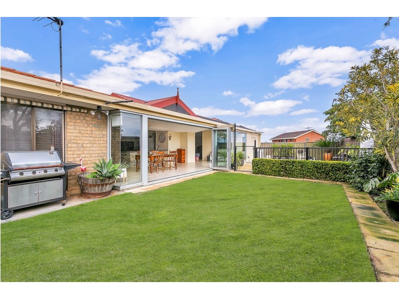 16 Lepena Crescent, Hallett Cove SA 5158