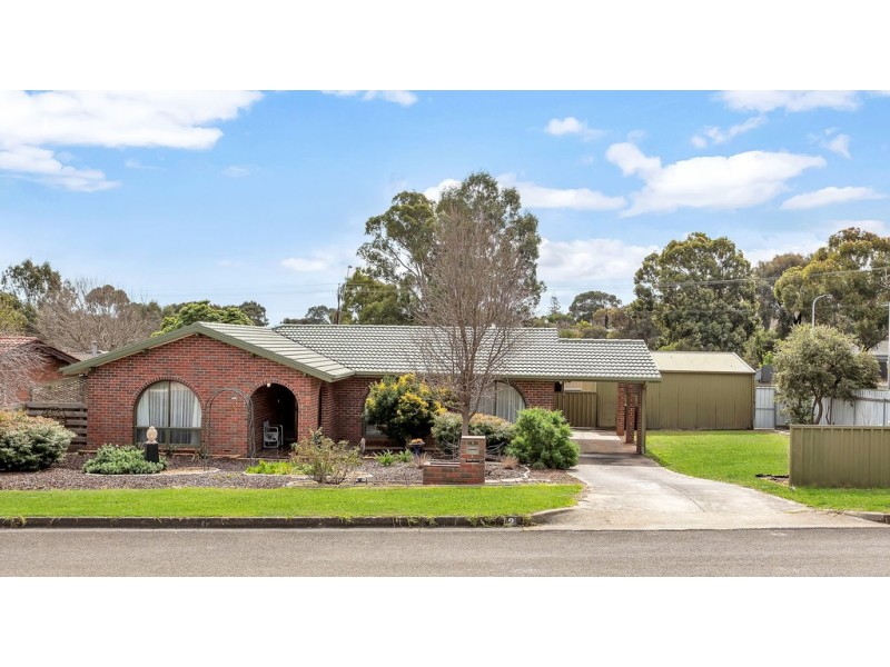 2 Gundowringa Avenue, Happy Valley SA 5159