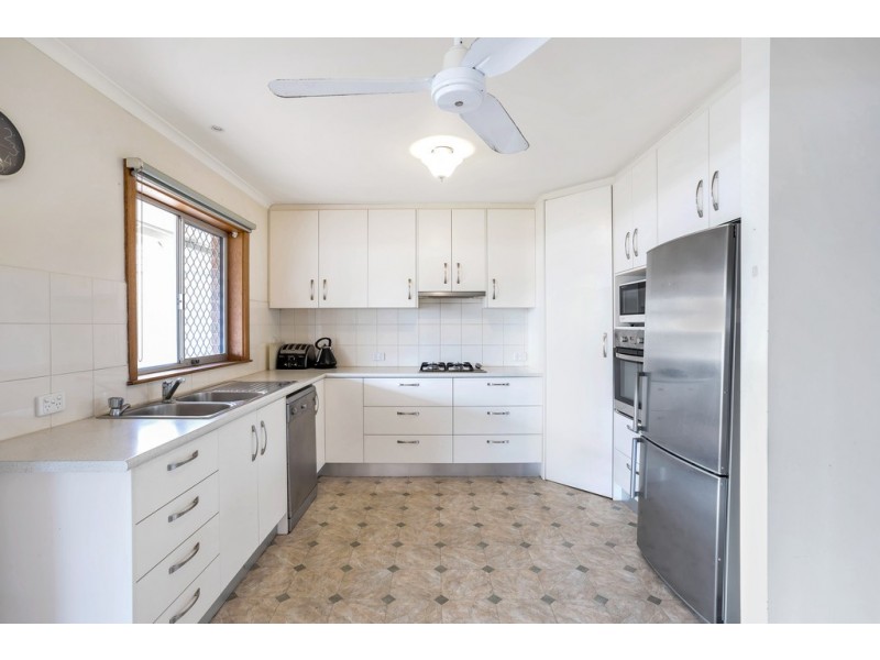 2 Gundowringa Avenue, Happy Valley SA 5159