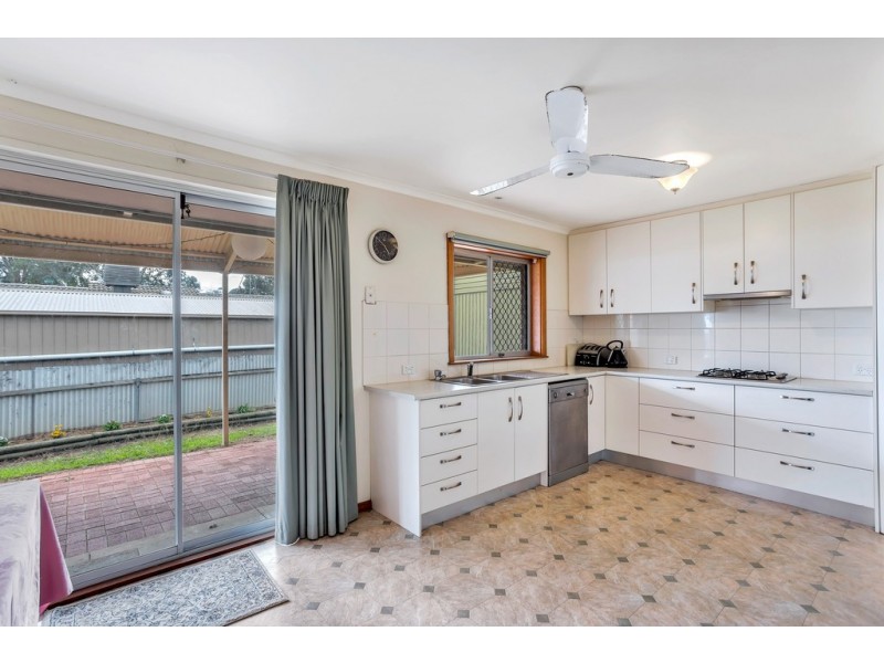 2 Gundowringa Avenue, Happy Valley SA 5159