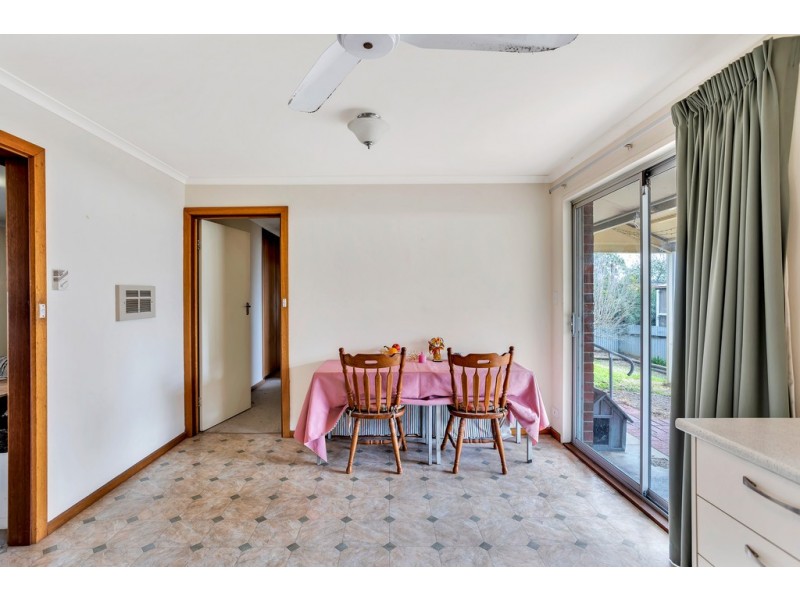 2 Gundowringa Avenue, Happy Valley SA 5159