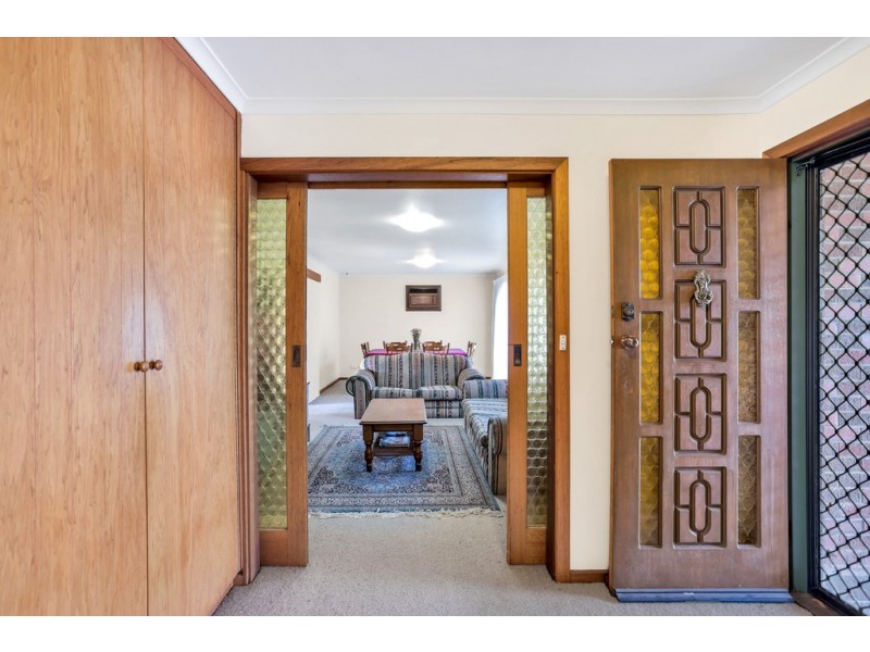 2 Gundowringa Avenue, Happy Valley SA 5159