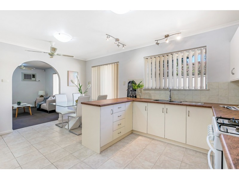 2/9 Gilbertson Avenue, Morphett Vale SA 5162