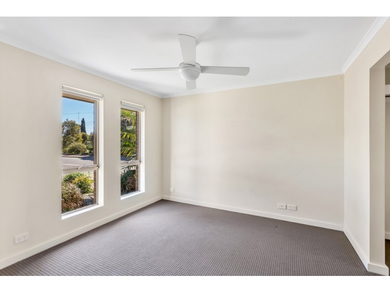 14 Raphael Crescent, Morphett Vale SA 5162