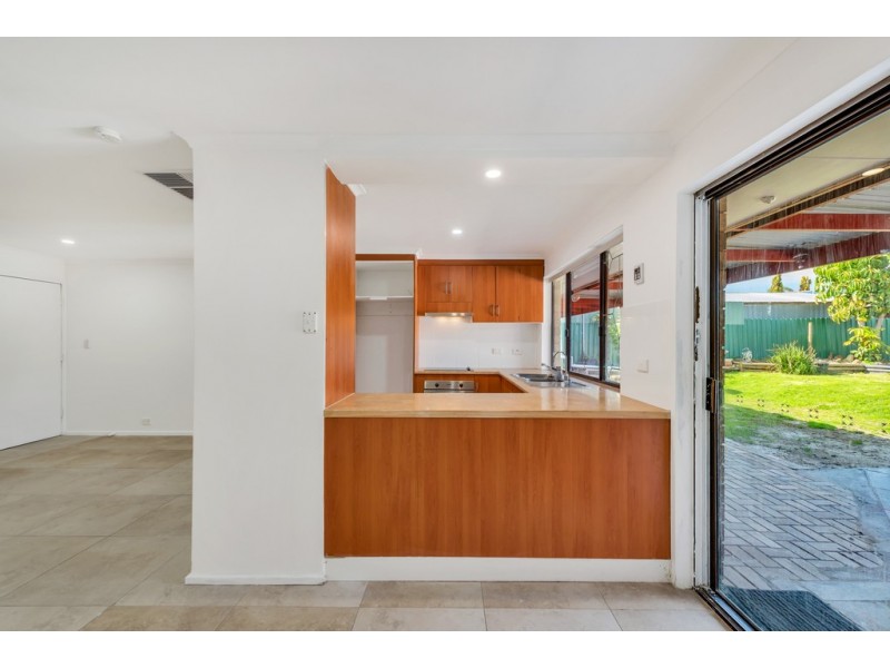 4 Burke Street, Hackham SA 5163