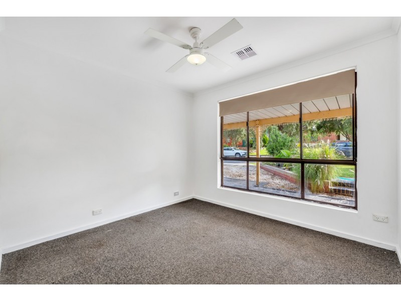 4 Burke Street, Hackham SA 5163