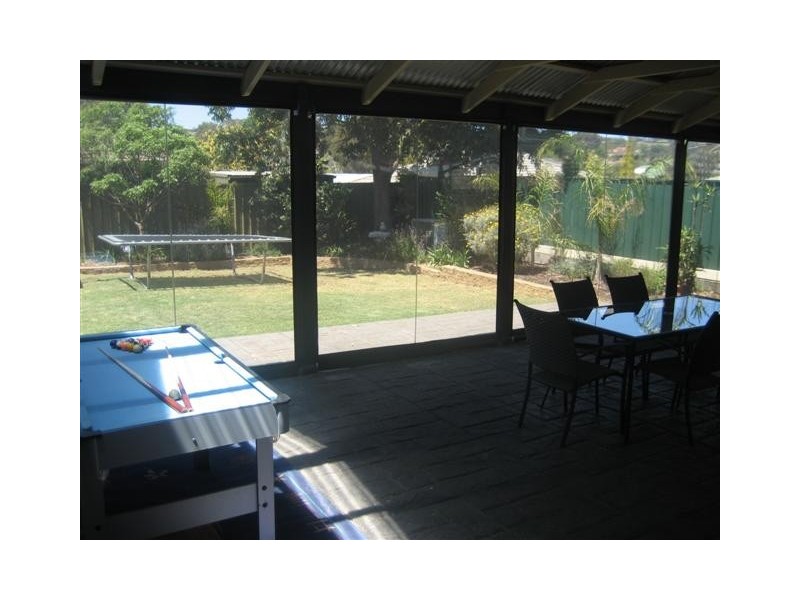 2 Dorita Court, Woodcroft SA 5162