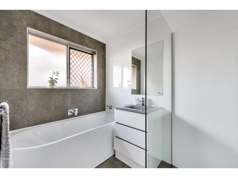 384 Honeypot Road, Huntfield Heights SA 5163