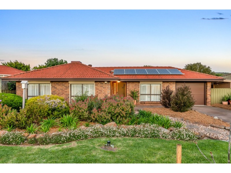 11 Warburton Drive, Woodcroft SA 5162