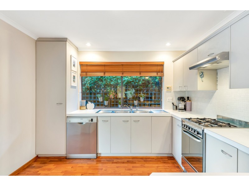 11 Warburton Drive, Woodcroft SA 5162