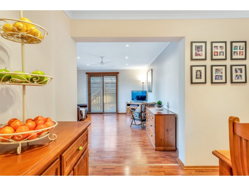 11 Warburton Drive, Woodcroft SA 5162