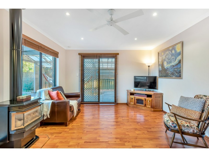 11 Warburton Drive, Woodcroft SA 5162