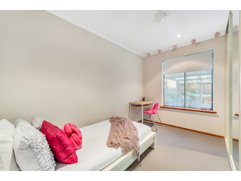 11 Warburton Drive, Woodcroft SA 5162