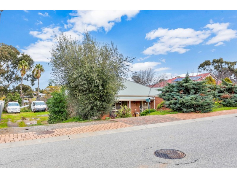 7 Cranbourne Drive, O’halloran Hill SA 5158