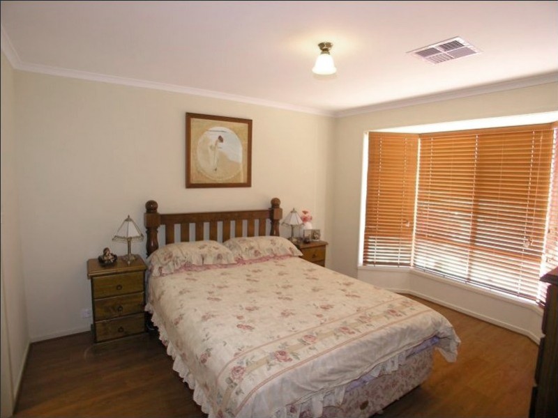 10 Kari Crescent, Huntfield Heights SA 5163