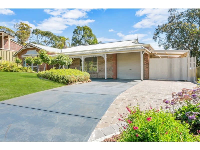 11 Singer Drive, Happy Valley SA 5159
