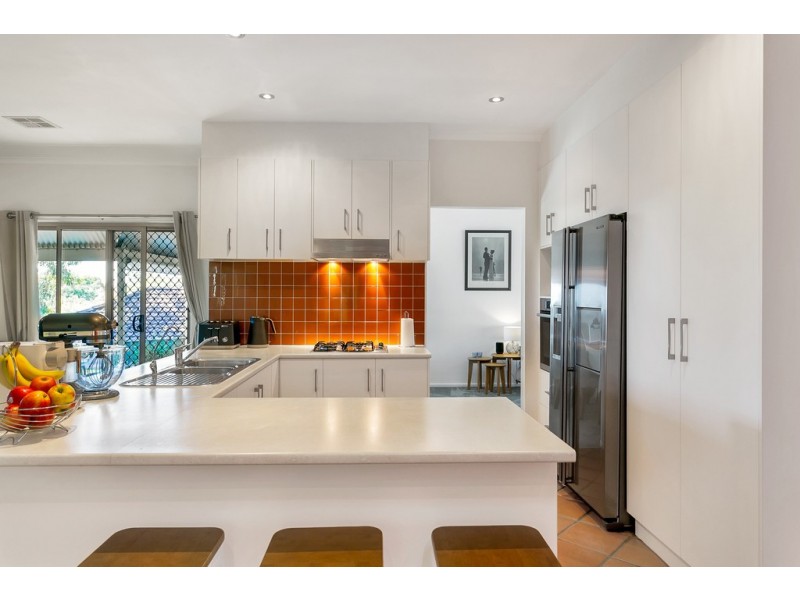 11 Singer Drive, Happy Valley SA 5159