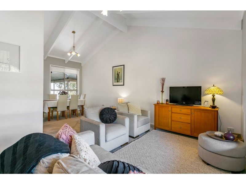 11 Singer Drive, Happy Valley SA 5159