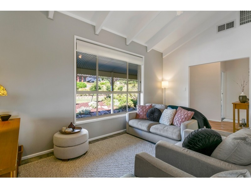 11 Singer Drive, Happy Valley SA 5159