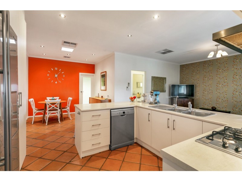 11 Singer Drive, Happy Valley SA 5159