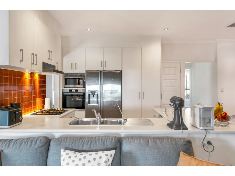 11 Singer Drive, Happy Valley SA 5159
