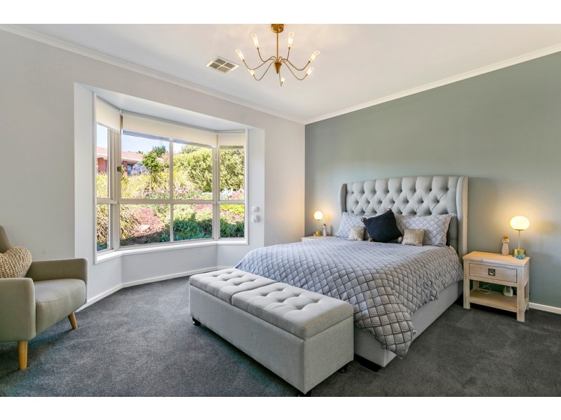 11 Singer Drive, Happy Valley SA 5159