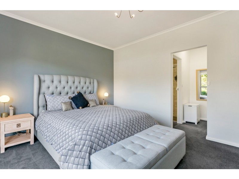 11 Singer Drive, Happy Valley SA 5159