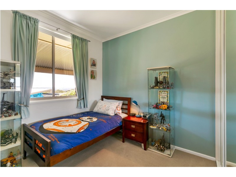 11 Singer Drive, Happy Valley SA 5159