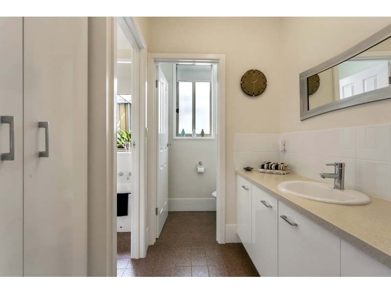 11 Singer Drive, Happy Valley SA 5159