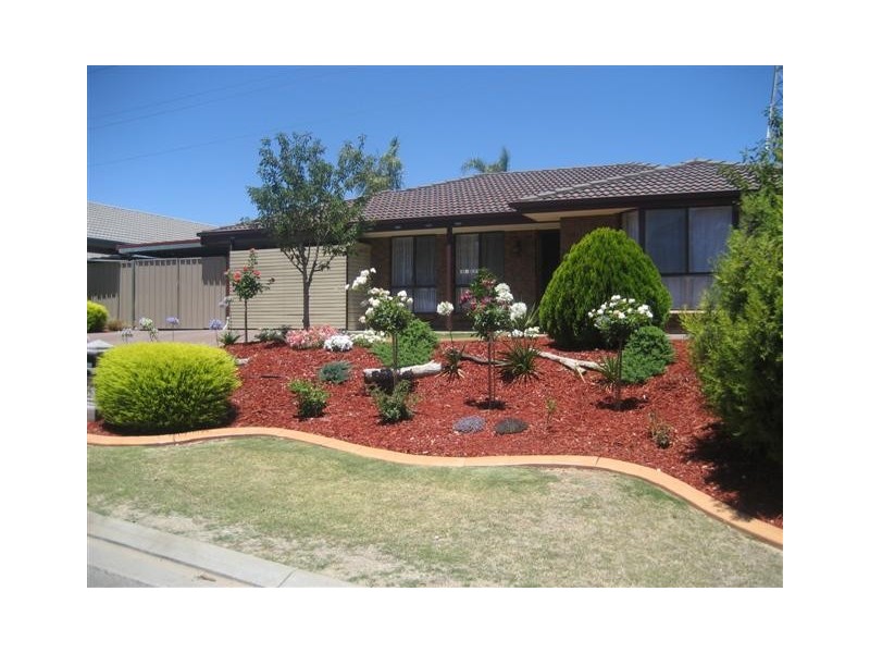 14 Zoran Ct, Woodcroft SA 5162