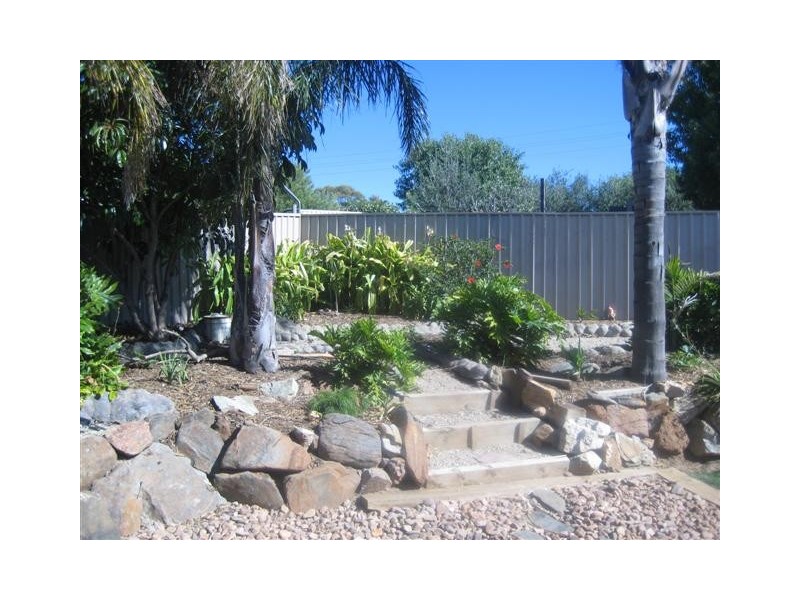 14 Zoran Ct, Woodcroft SA 5162