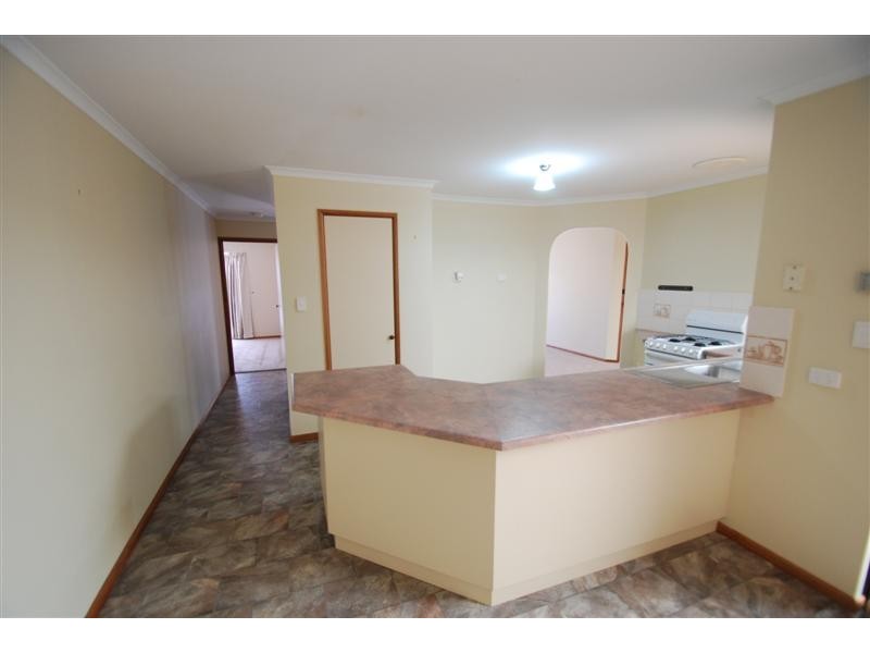14 Zoran Ct, Woodcroft SA 5162