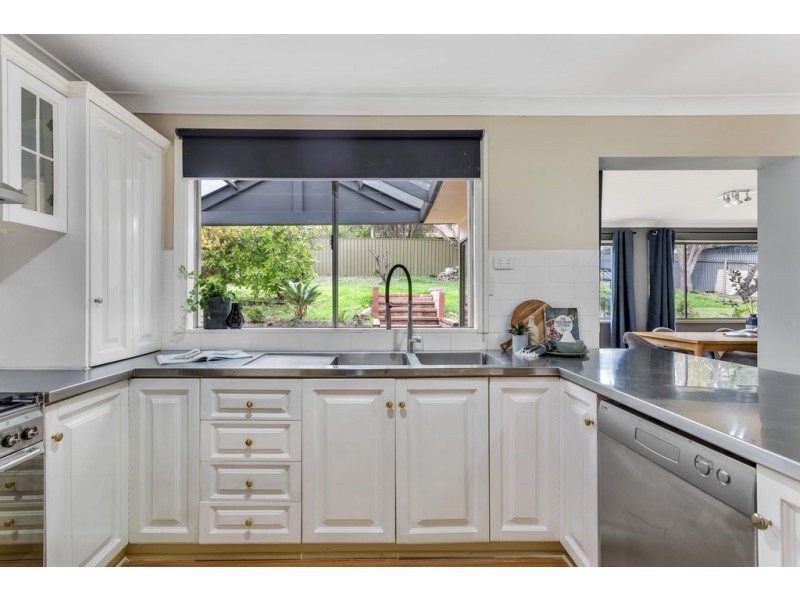 32 Booth Street, Happy Valley SA 5159