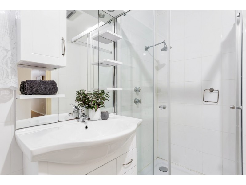 32 Booth Street, Happy Valley SA 5159