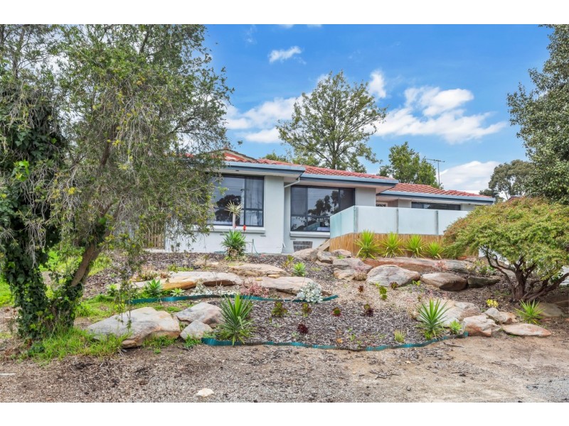 32 Booth Street, Happy Valley SA 5159