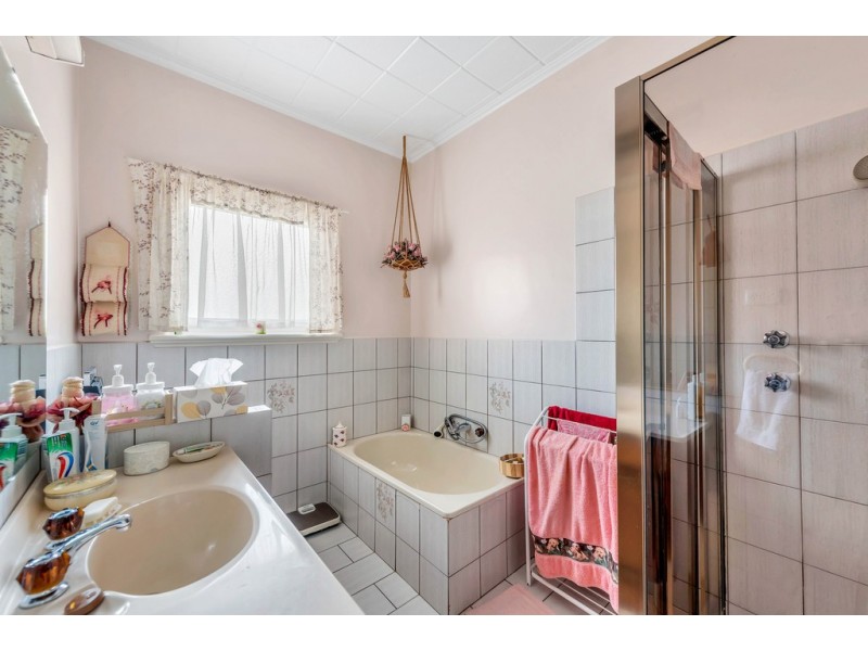 7 Jordan Avenue, Happy Valley SA 5159