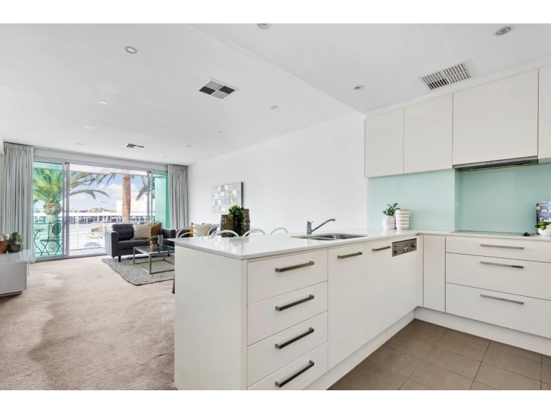 15/155 Brebner Drive, West Lakes SA 5021