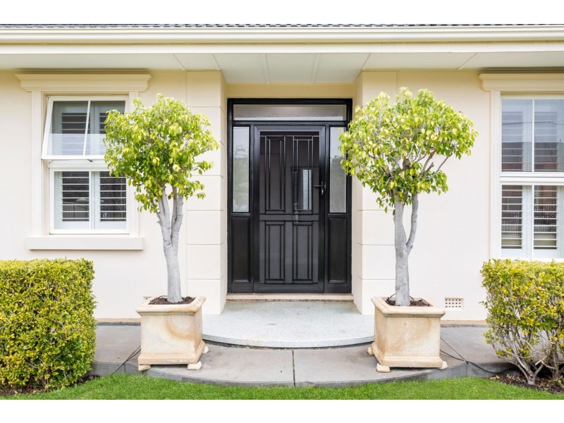 15 Carnarvon Avenue, Glenelg North SA 5045