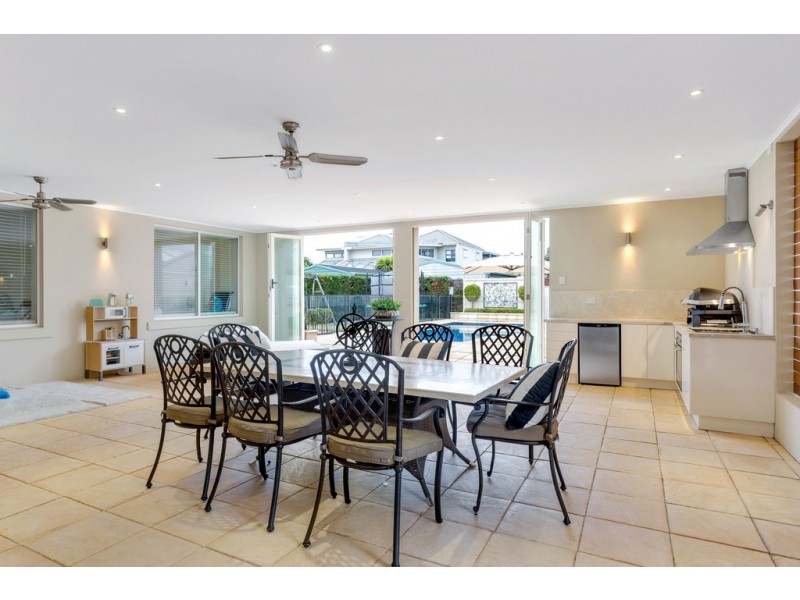 15 Carnarvon Avenue, Glenelg North SA 5045