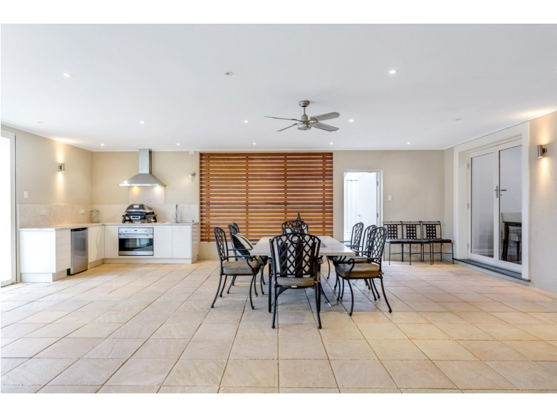 15 Carnarvon Avenue, Glenelg North SA 5045