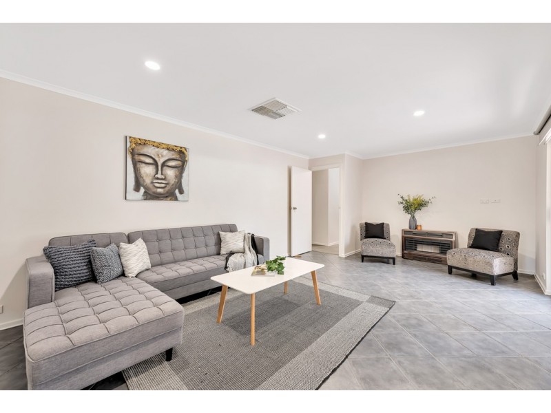 2b Canberra Drive, Aberfoyle Park SA 5159