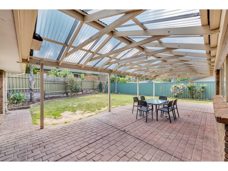 2b Canberra Drive, Aberfoyle Park SA 5159
