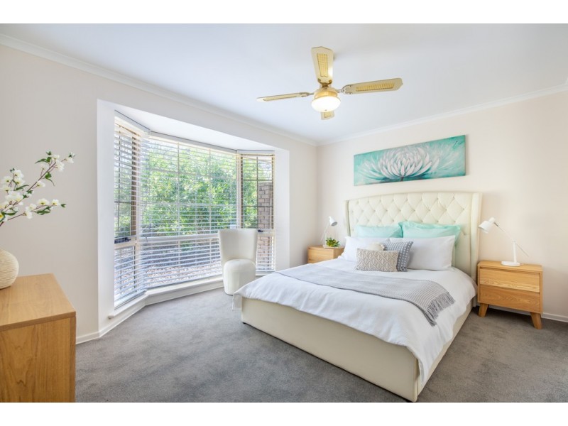 2b Canberra Drive, Aberfoyle Park SA 5159