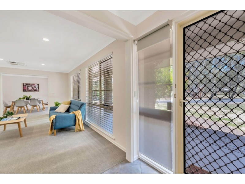 2b Canberra Drive, Aberfoyle Park SA 5159