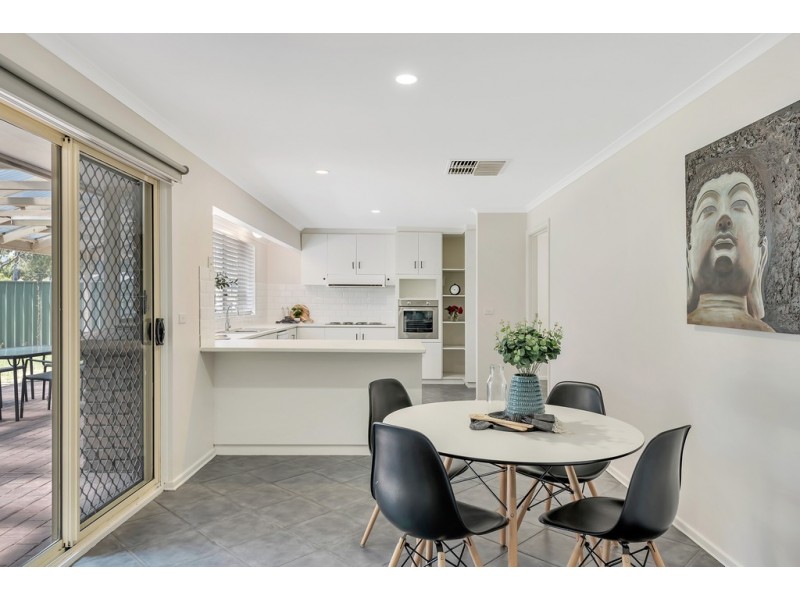 2b Canberra Drive, Aberfoyle Park SA 5159