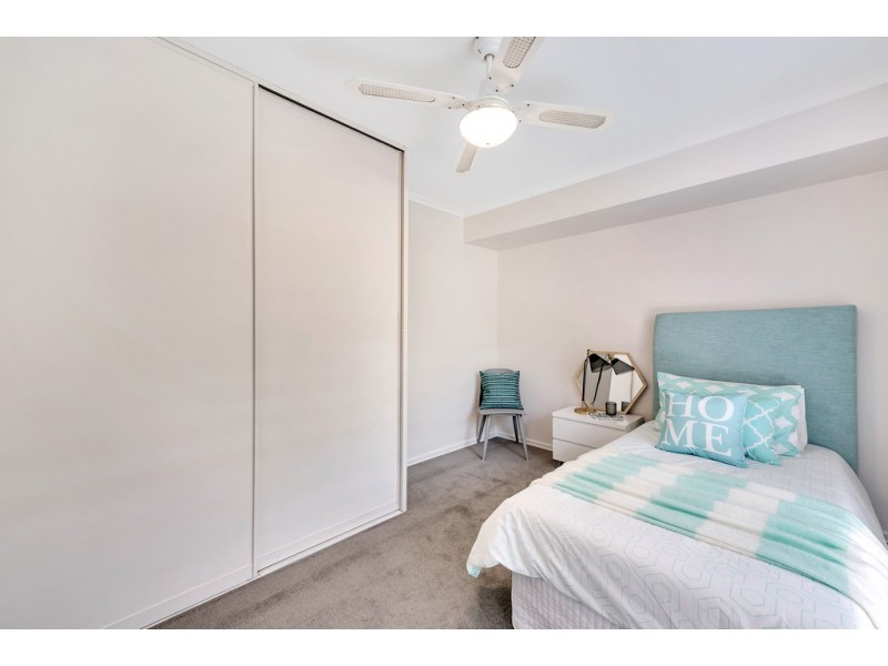 2b Canberra Drive, Aberfoyle Park SA 5159