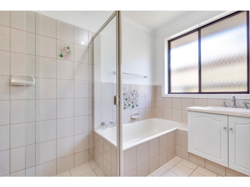 5 Alana Court, Burton SA 5110