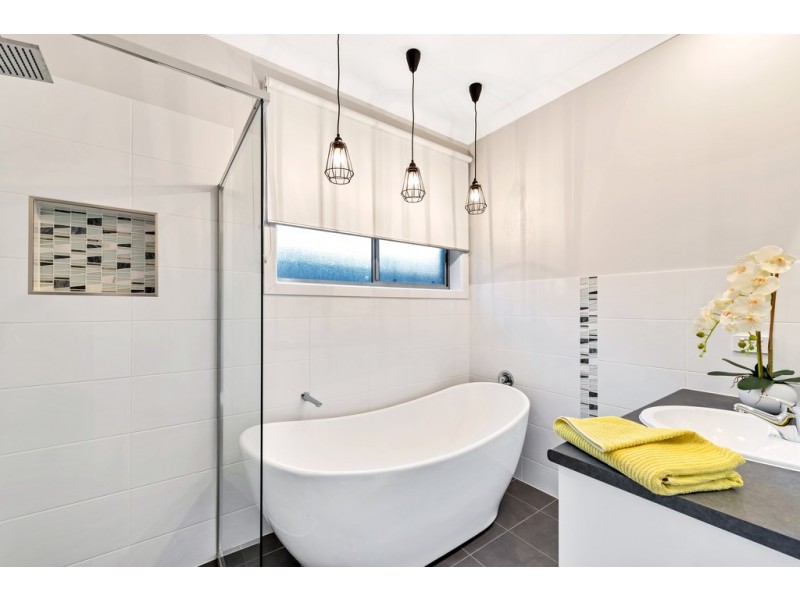16 Gordon Street, Aldinga Beach SA 5173